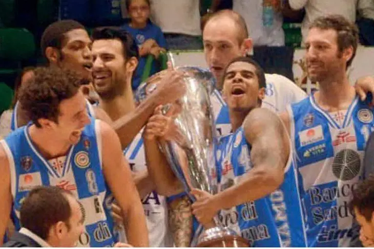 #AccaddeOggi: 5 ottobre 2014, la Dinamo Sassari vince la Supercoppa Italia (Archivio L'Unione Sarda)