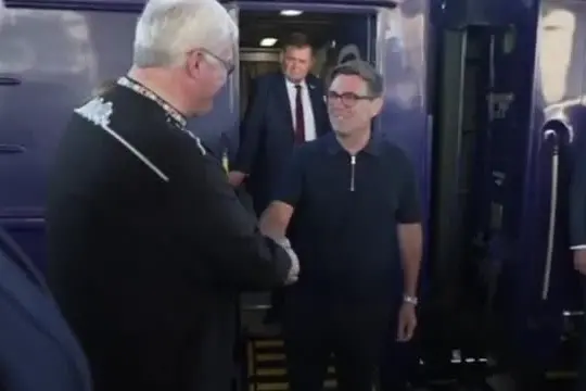 Il premier britannico Burnham a Kiev per riunione Volenterosi
