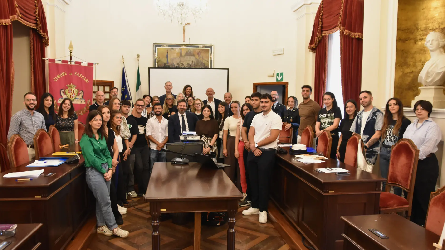 https://immagini.unionesarda.it/version/c:YWFkOGJjNmMtNzZkNi00:MDcxZDg4YzEtNGMzMy00/image.webp?f=16:9