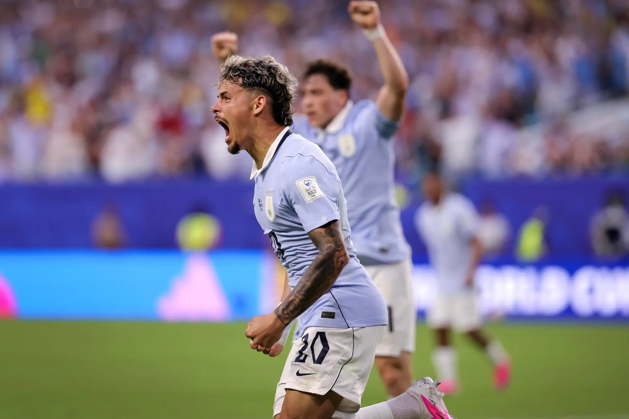 Maximiliano Araujo festeggia il gol contro l'Arabia Saudita ai Mondiali in corso (Ansa)