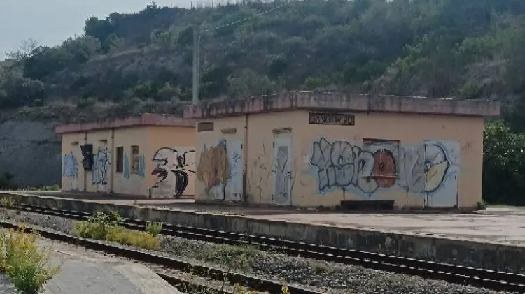 https://immagini.unionesarda.it/version/c:YWI0YmNlZDMtYmYyZi00:NDFmN2QzMTctNjgxMi00/image.webp?f=16:9
