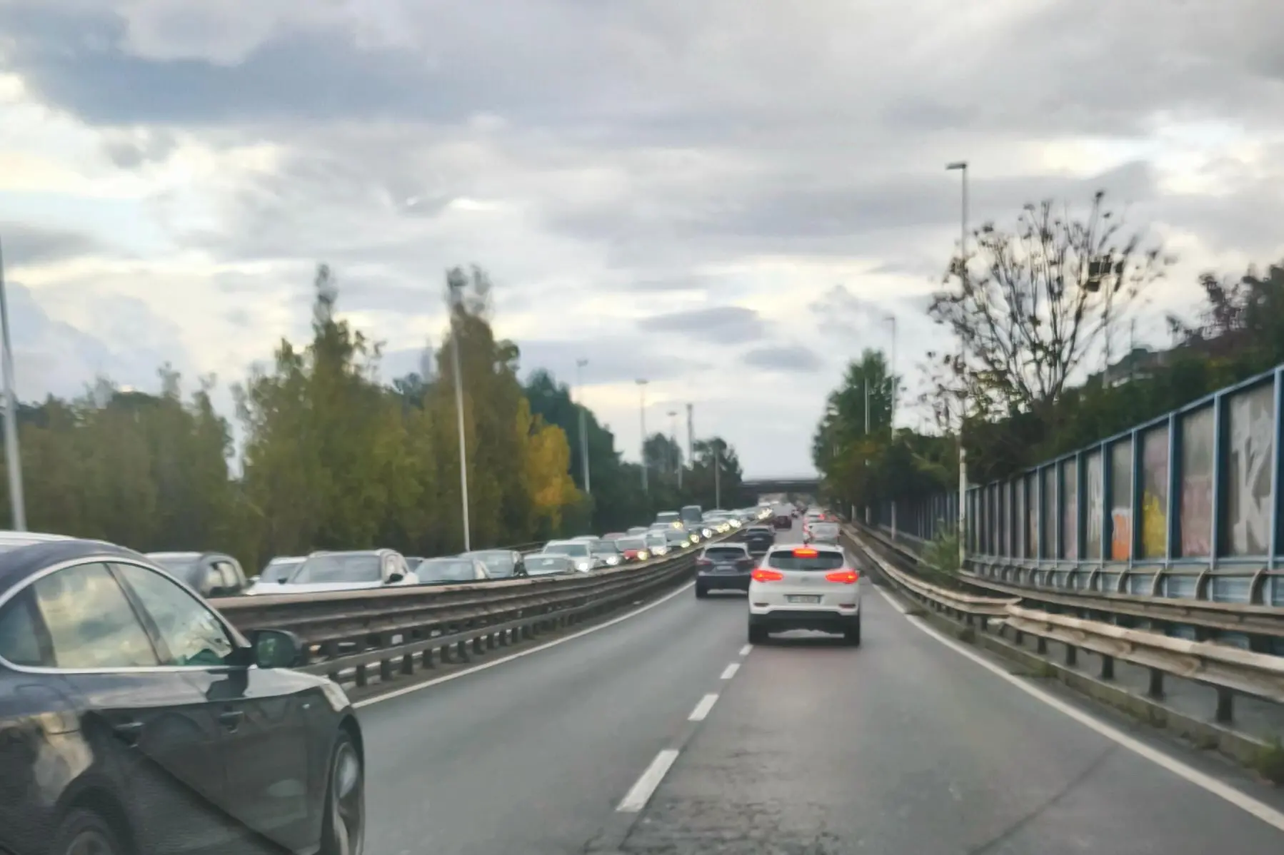 Asse Mediano, incidente e traffico in tilt (foto Pinna)