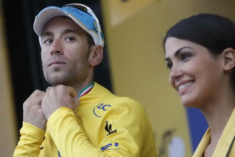 Nibali perde la maglia gialla