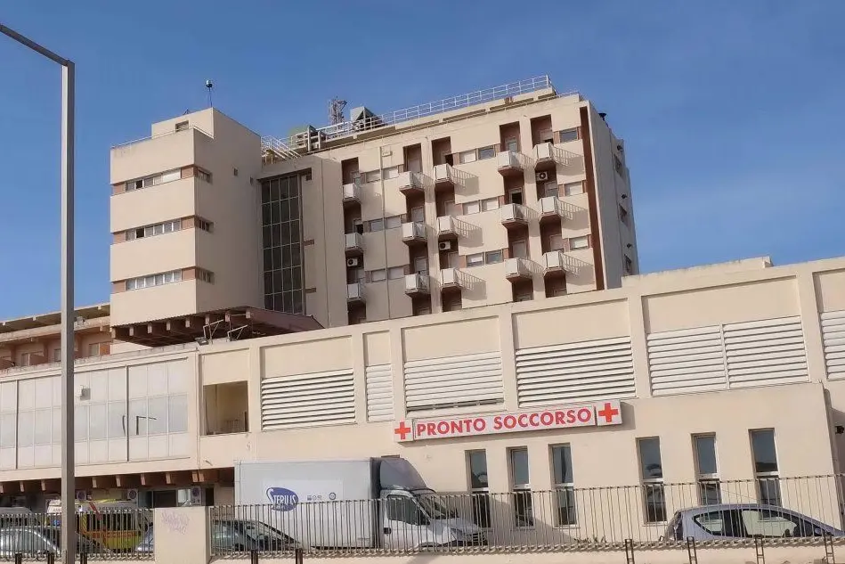 L'ospedale Marino dove è stato ricoverato l'operaio