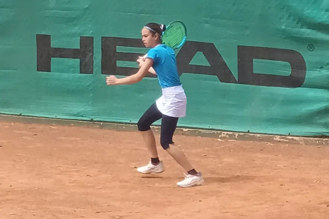Sara Festa, giovane del vivaio del Tc Cagliari (foto Antonio Burruni)