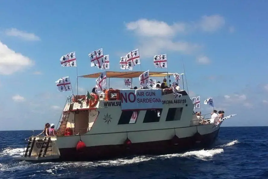 Una delle iniziative di "No air gun Sardegna"