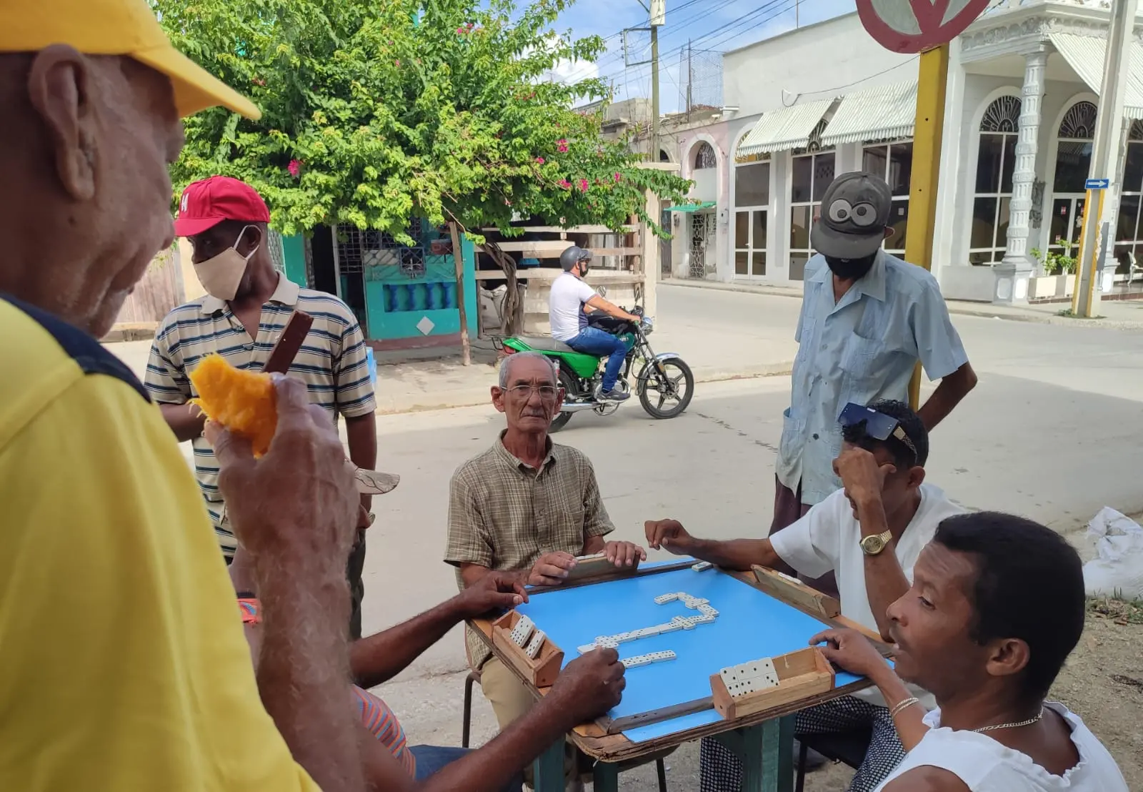 Giocatori di domino a Guantanamo (foto Tellini)
