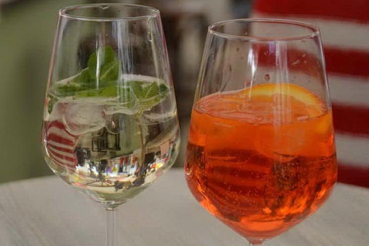 Alcol, gli italiani spendono 200 euro a testa l'anno