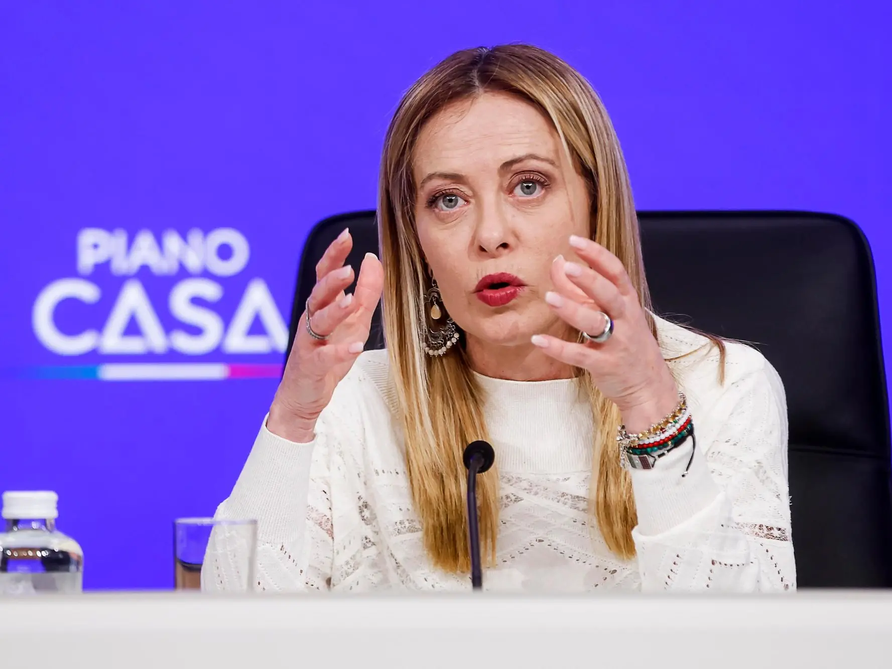 La presidente del Consiglio Giorgia Meloni durante la conferenza stampa al termine del Consiglio dei Ministri (Ansa)