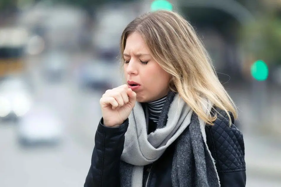 La tosse può essere molto fastidiosa, se dura a lungo c'è il rischio che diventi cronica