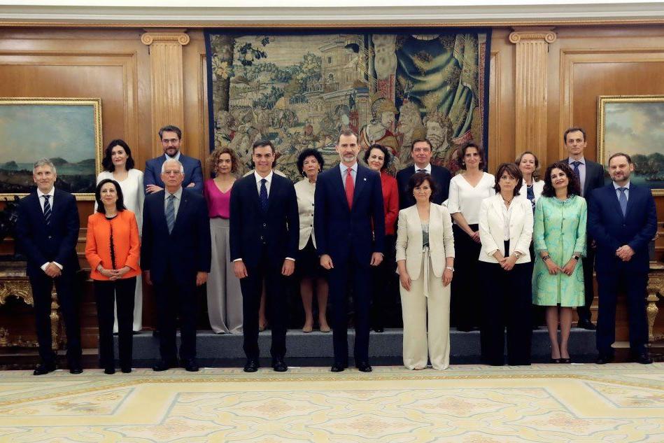 Spagna: giura il governo Sanchez, 11 donne ministri