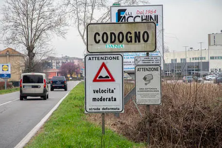 Codogno finisce in lockdown, ben presto ci finiranno diverse Regioni e province del Nord Italia, è la prima drammatica ondata