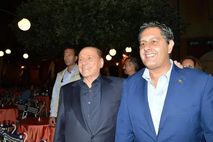 Silvio Berlusconi a Portofino insieme a Giovanni Toti, presidente della Regione Liguria, 20 Settembre 2015. ANSA/ BEPPE RISSO