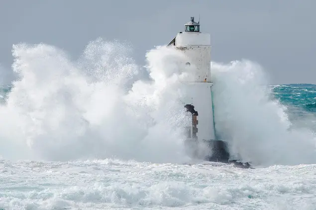 Il faro di Mangiabarche a Calasetta (foto Ansa)