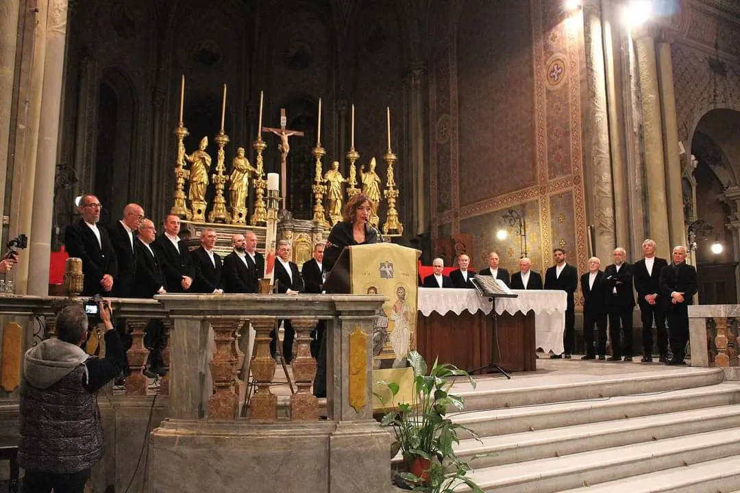 Il coro di Arbatax nella chiesa di San Giusto a Susa, in provincia di Torino (foto concessa)