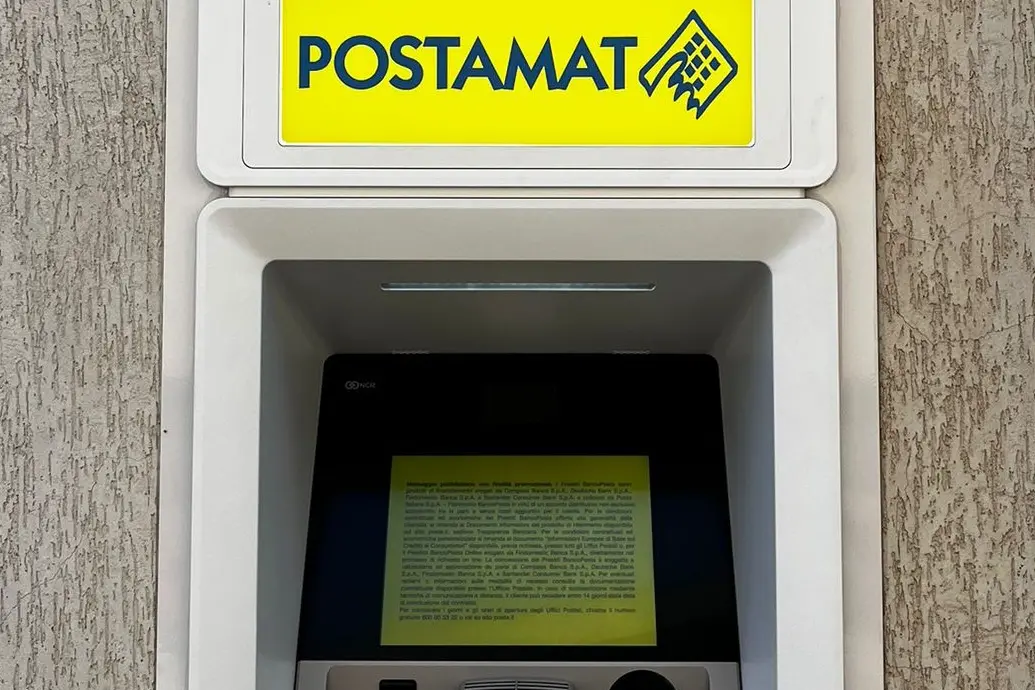 Postamat a Seneghe