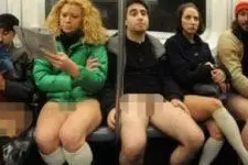 New York, in metrò senza mutande: è uno scherzo