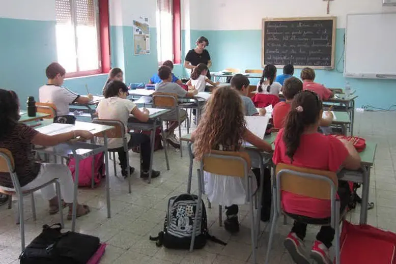 Una classe delle elementari a Lampedusa. (Ansa)