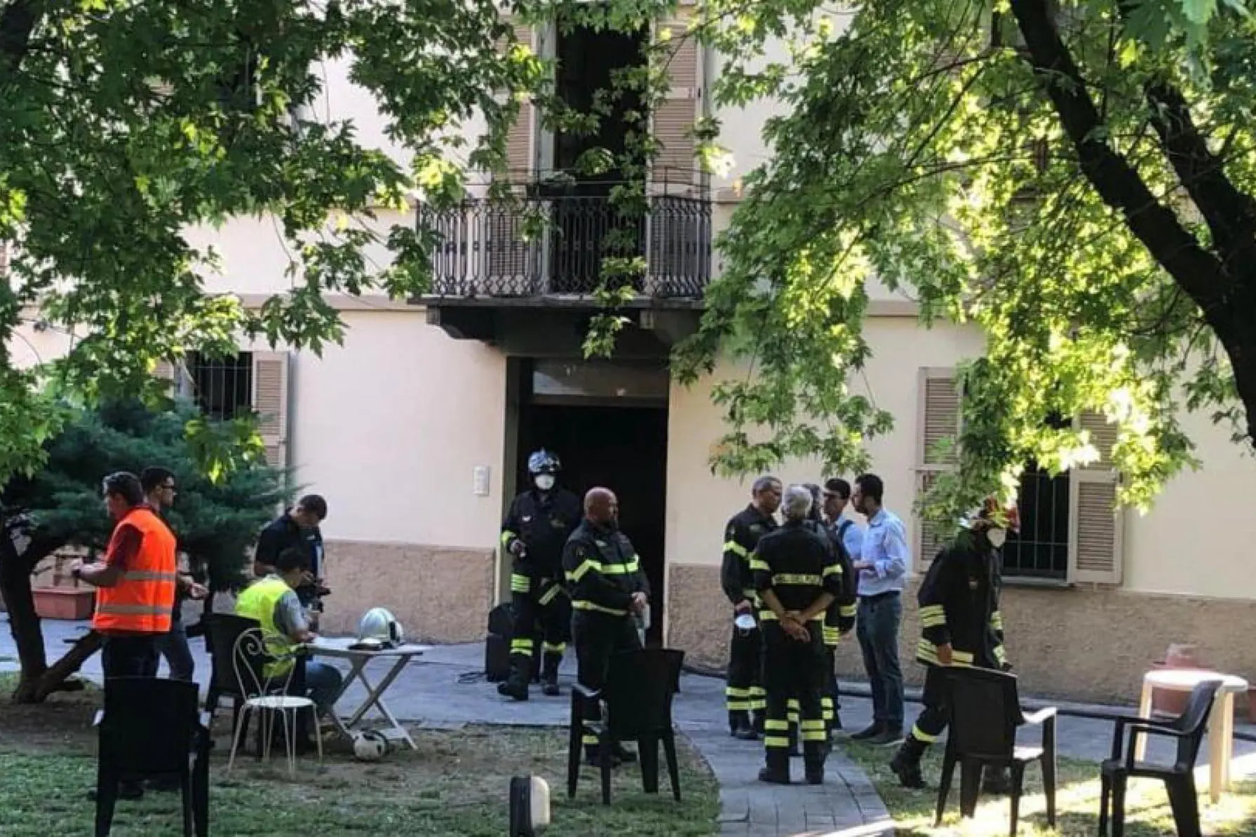 L'esterno della casa per anziani e disabili psichici a Parma (foto via Ansa @MicheleGuerra)