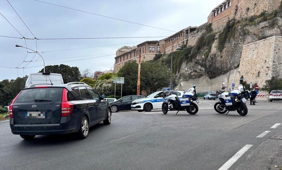 Semaforo in tilt, chiude via Badas