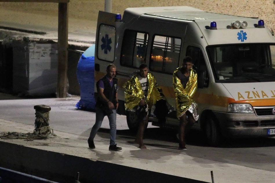 Lampedusa, anche i sommozzatori di Cagliari recuperano le vittime del naufragio