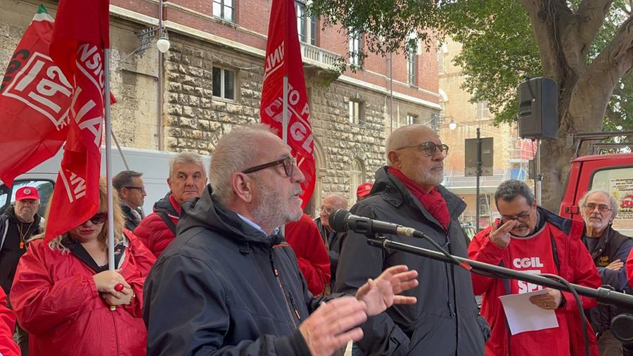 «Il Cagliari-Roma salta perché non c’è l’equipaggio. Intollerabile»