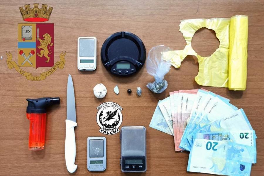Eroina, hashish e marijuana in casa: spacciatore in arresto a Cagliari