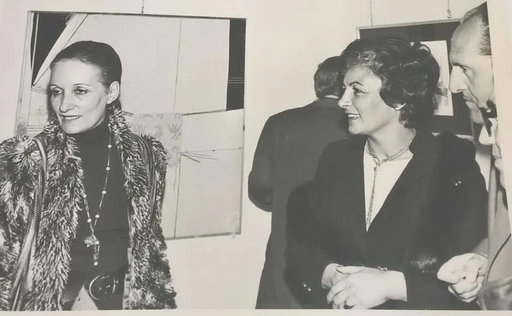 Sandrina Sanna alla mostra di Maria Lai