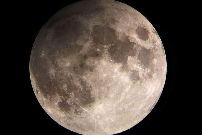 La Luna (foto via Ansa @ccademiadelleStelle)