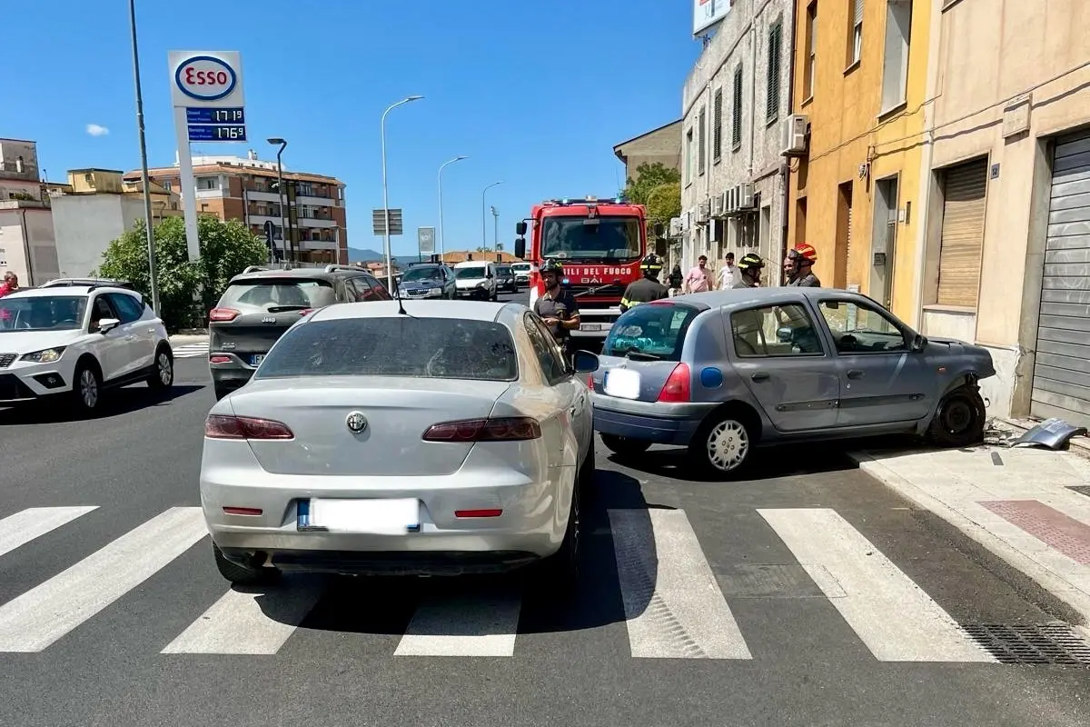 I mezzi coinvolti nell'incidente (Fabio Ledda)