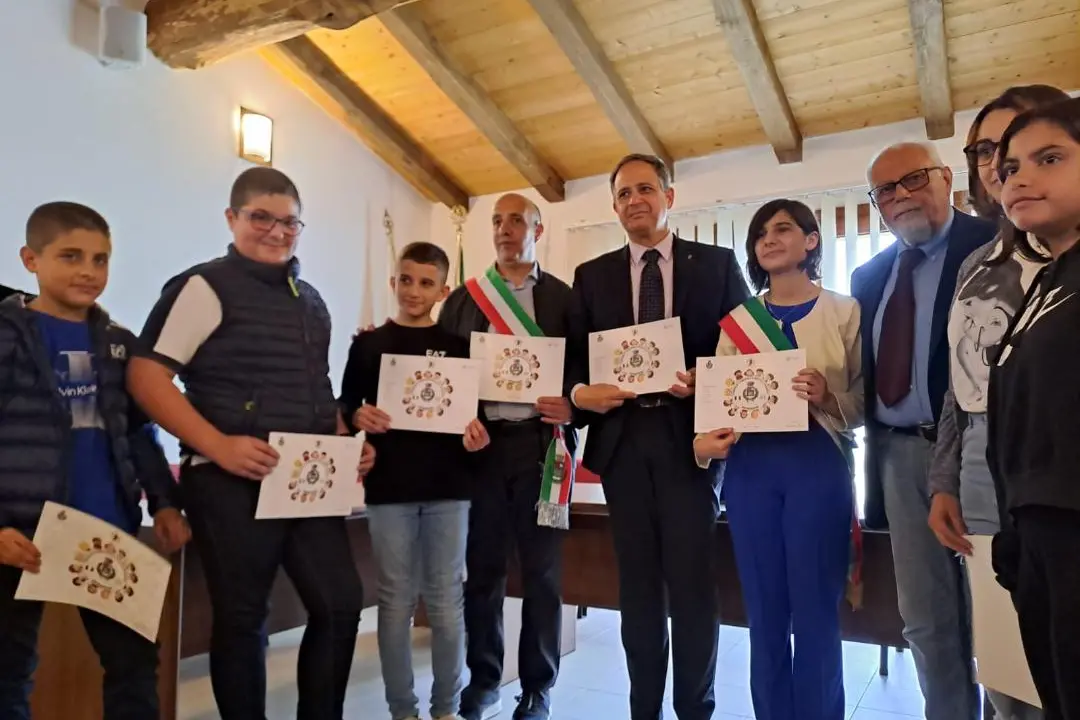 Consiglio dei ragazzi ad Aidomaggiore (foto Orbana)