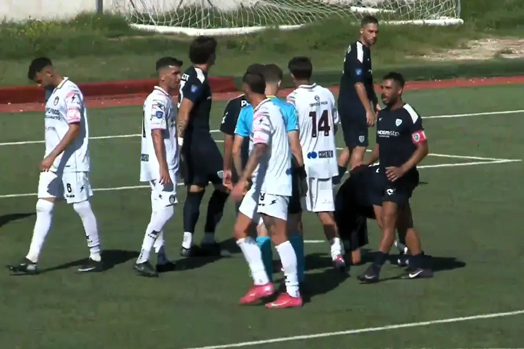 Ragatzu e Biancu a gioco fermo in Palmese-Olbia (foto Ilenia Giagnoni)