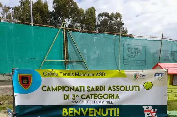 Il benvenuto al Ct Macomer (foto Antonio Burruni)