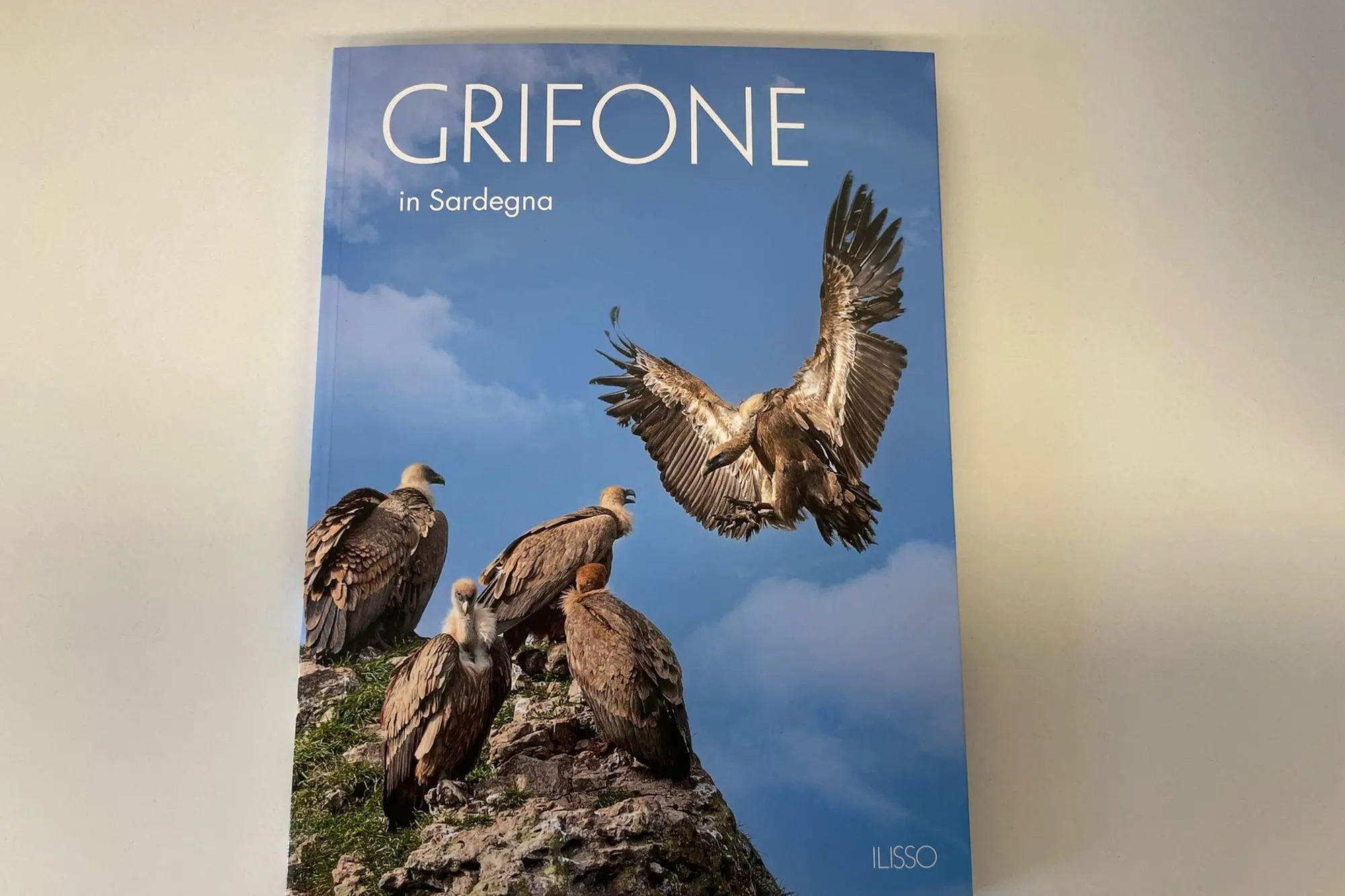 Il volume in edicola (L'Unione Sarda)