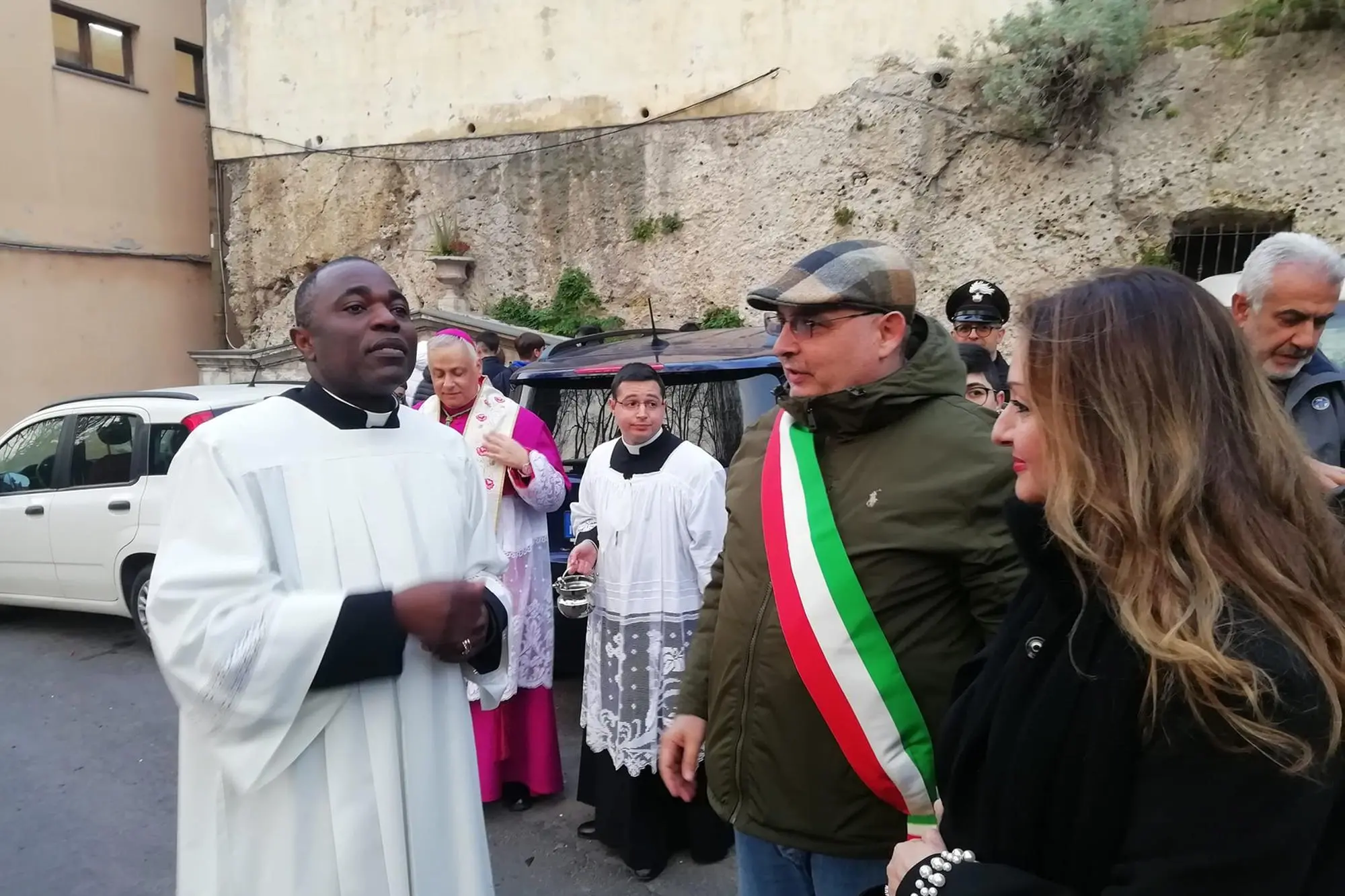 L'arrivo dell'Arcivescovo Saba a Ossi (foto concessa)
