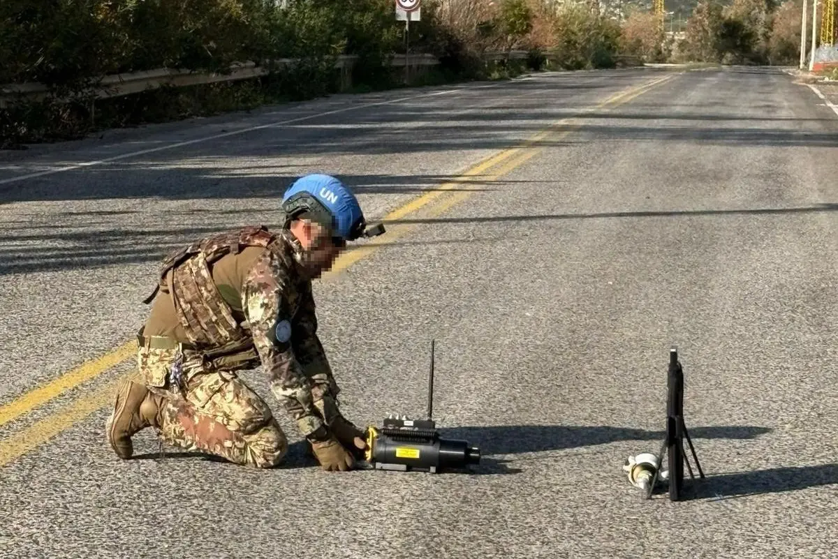 L'intervento sul drone (Foto: Unifil)