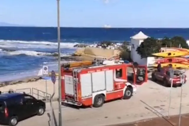 L'intervento dei vvf allo Scoglio Lungo (foto M.Pala)
