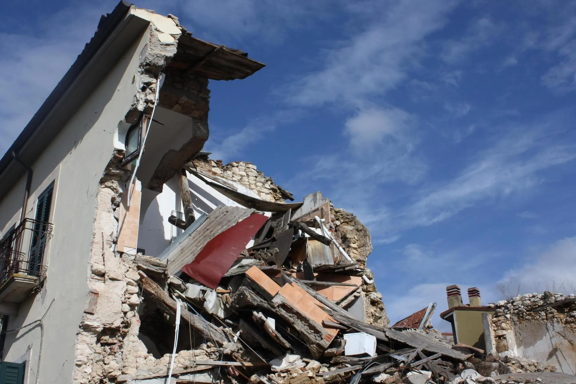 Un'immagine del terremoto del 2009 in Abruzzo (foto Ansa)