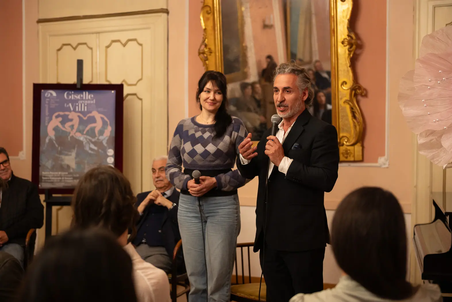 Un momento della presentazione dell'opera (foto Elisa Casula)