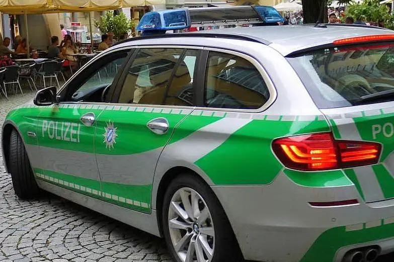 Un'auto della polizia tedesca (Pixabay)
