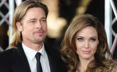 Poi la separazione dopo  5 anni e il matrimonio con Angelina Jolie. Terminato nel 2016