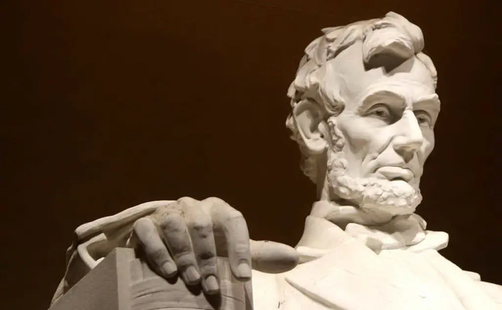 Una statua di Abramo Lincoln. Presidente dal 1861 al 1865, mise fine alla schiavitù