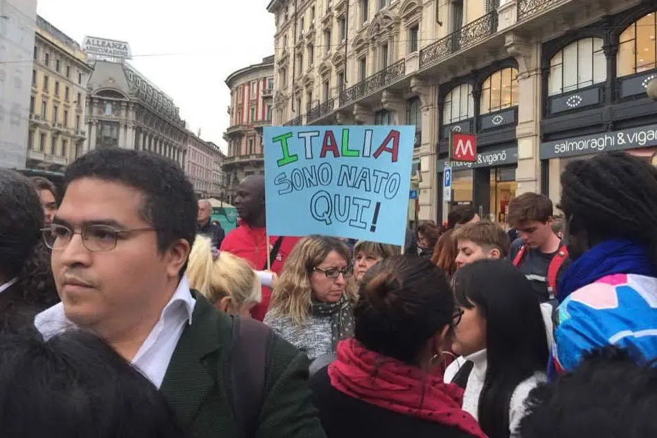 "Italia sono nato qui", a Milano si manifesta per la legge sulla cittadinanza