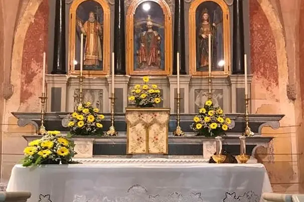 L'altare del santuario di San Costantino a Sedilo (foto Corrias)