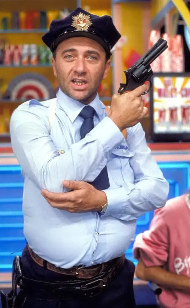 Interpreta il personaggio di Vito Catozzo nella trasmissione &quot;Drive In&quot; (foto Wikipedia)