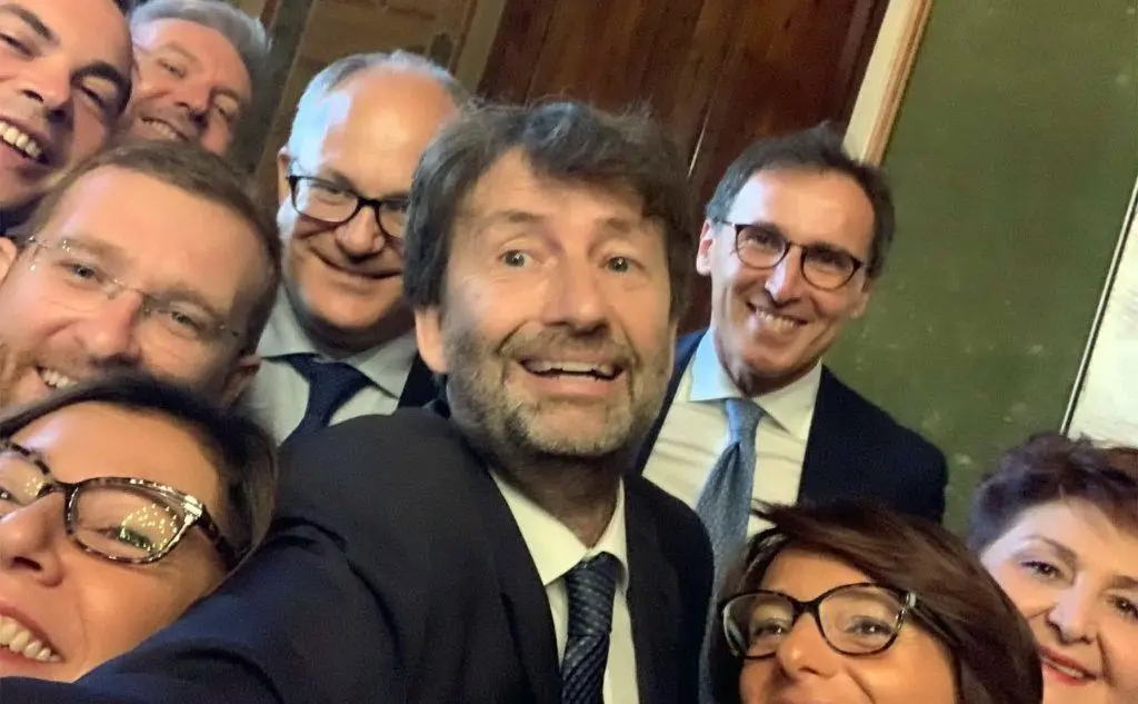 Il selfie di Dario Franceschini prima dell'inizio della cerimonia
