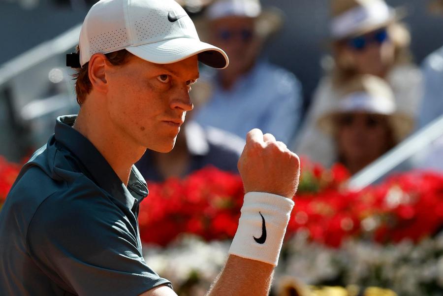 Sinner va spedito: liquida Fils per 6-2, 6-4 ed è in finale a Madrid