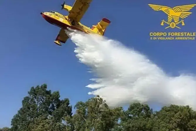 È ancora allarme incendi (foto d'archivio)