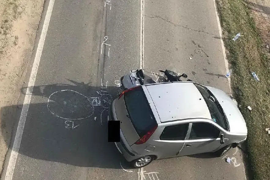 L'auto e lo scooter (foto L'Unione Sarda - Serreli)