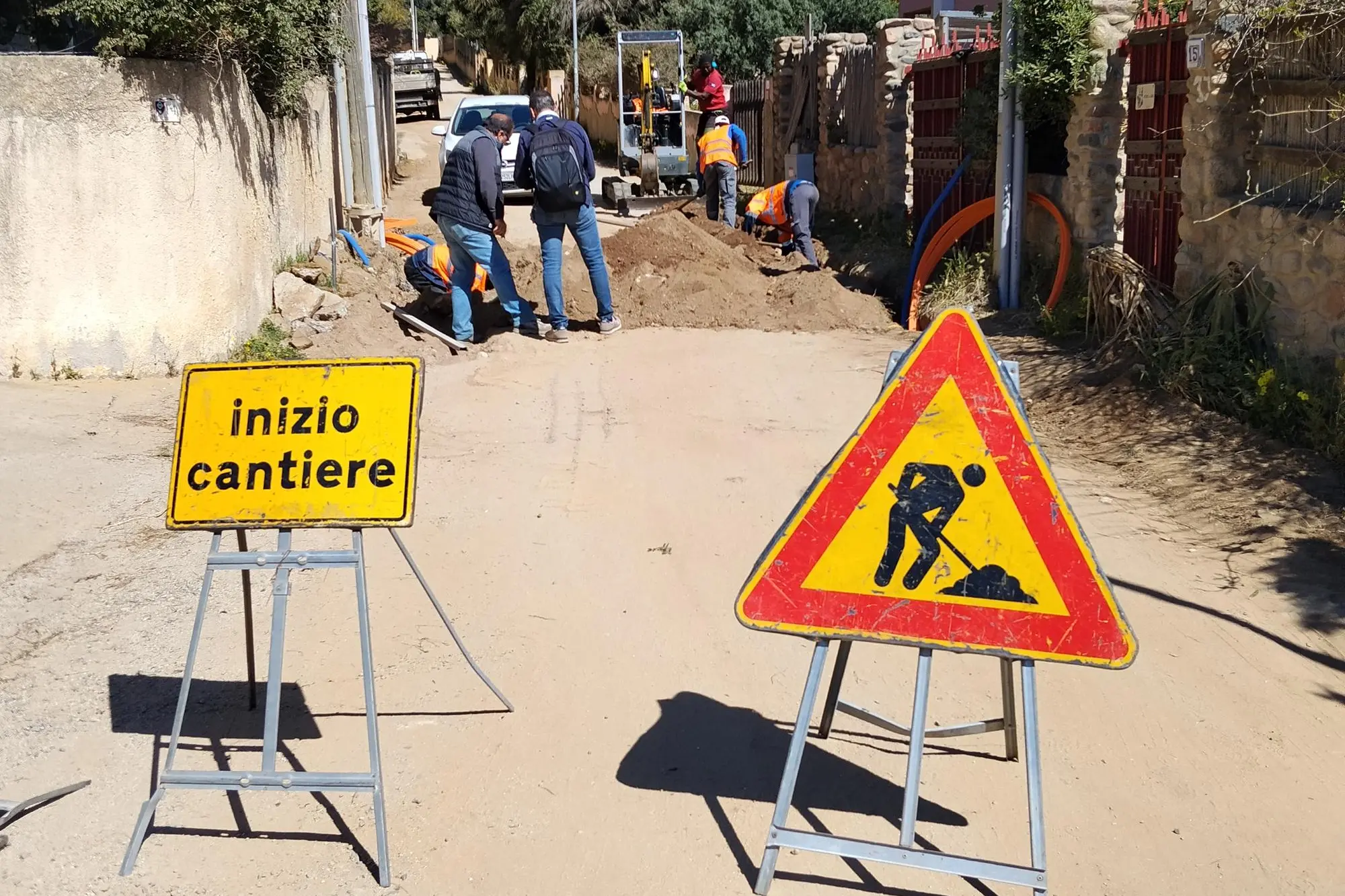 Via Urano a Torre delle stelle, lavori per la fibra ottica